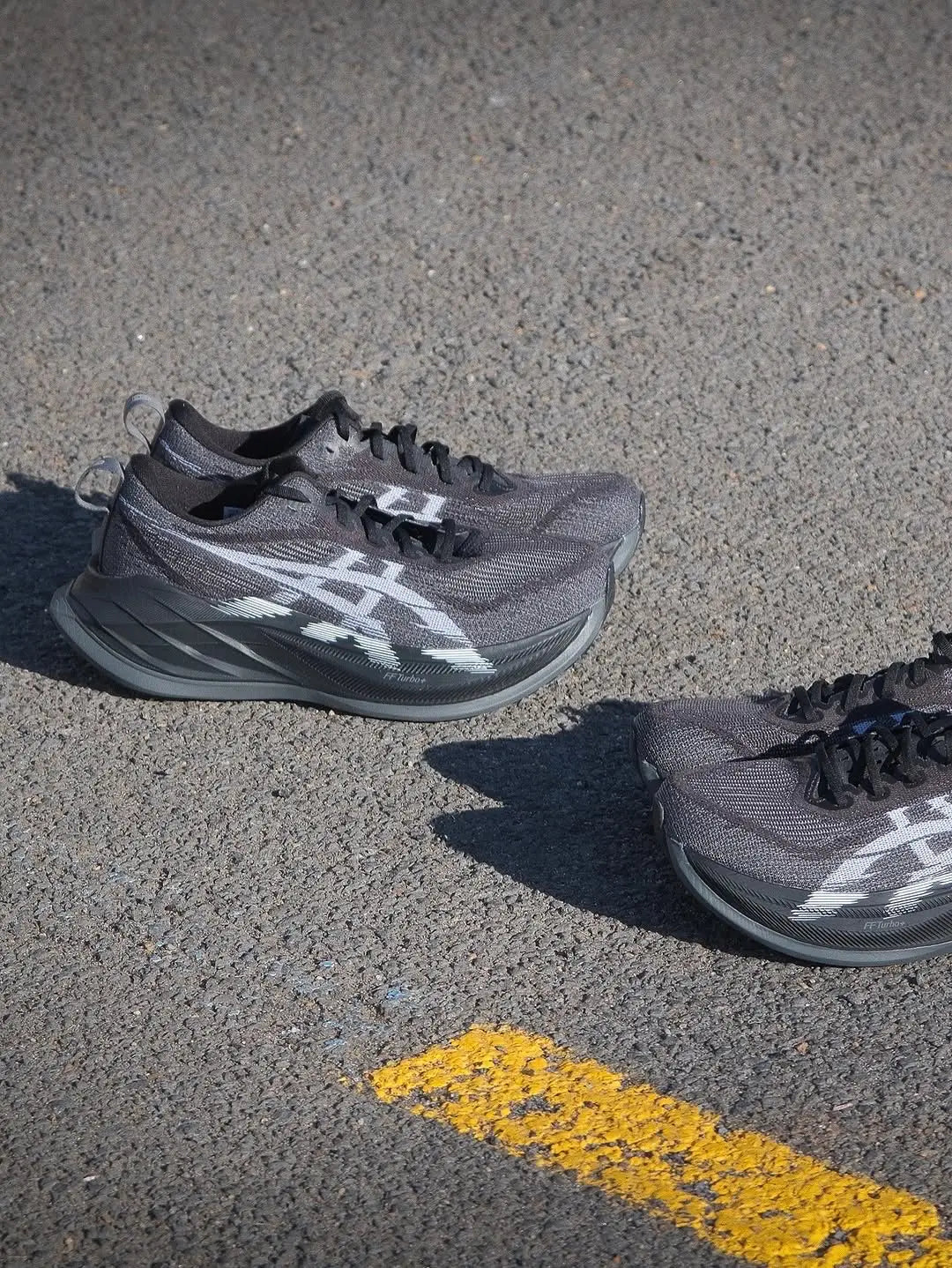 Asics_Superblast 2 Black White