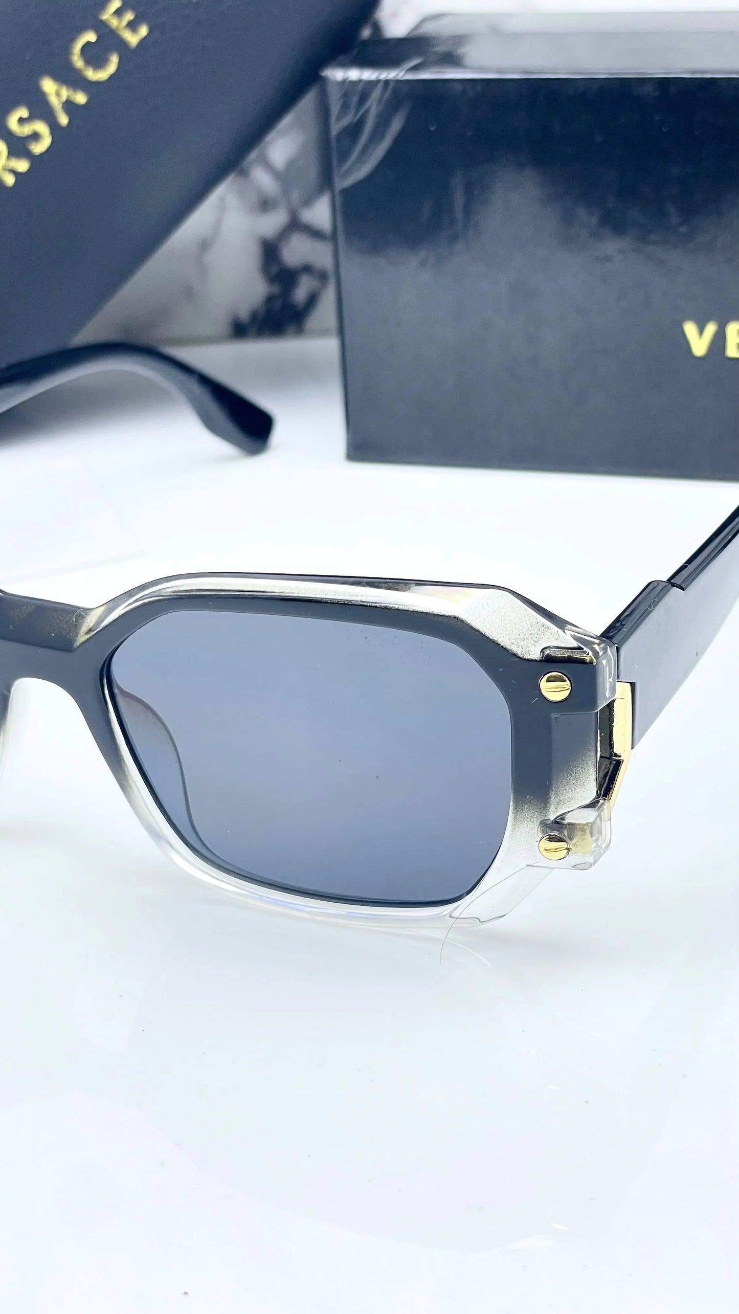Versace 144 black white
