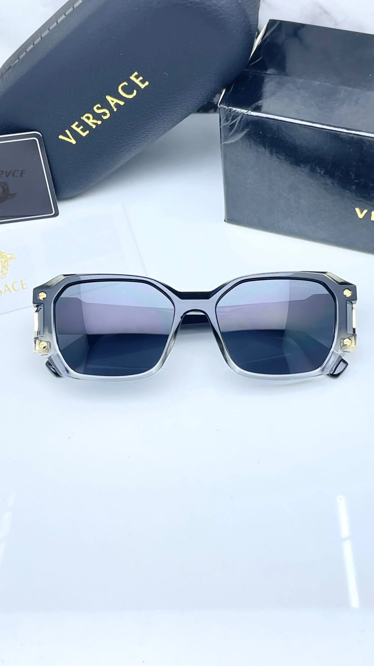 Versace 144 black white
