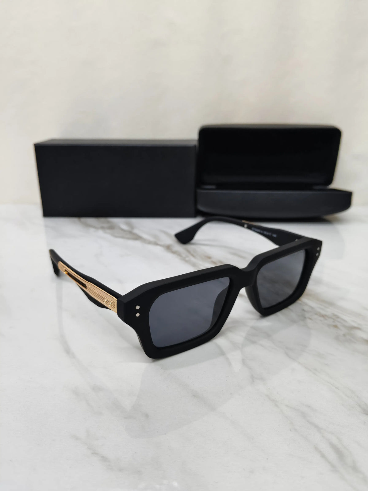 DITA 459 MAT BLACK GOLD