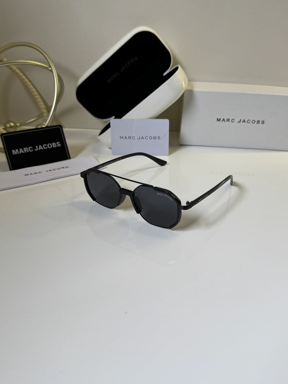 Marc_Jacobs_6008_Black