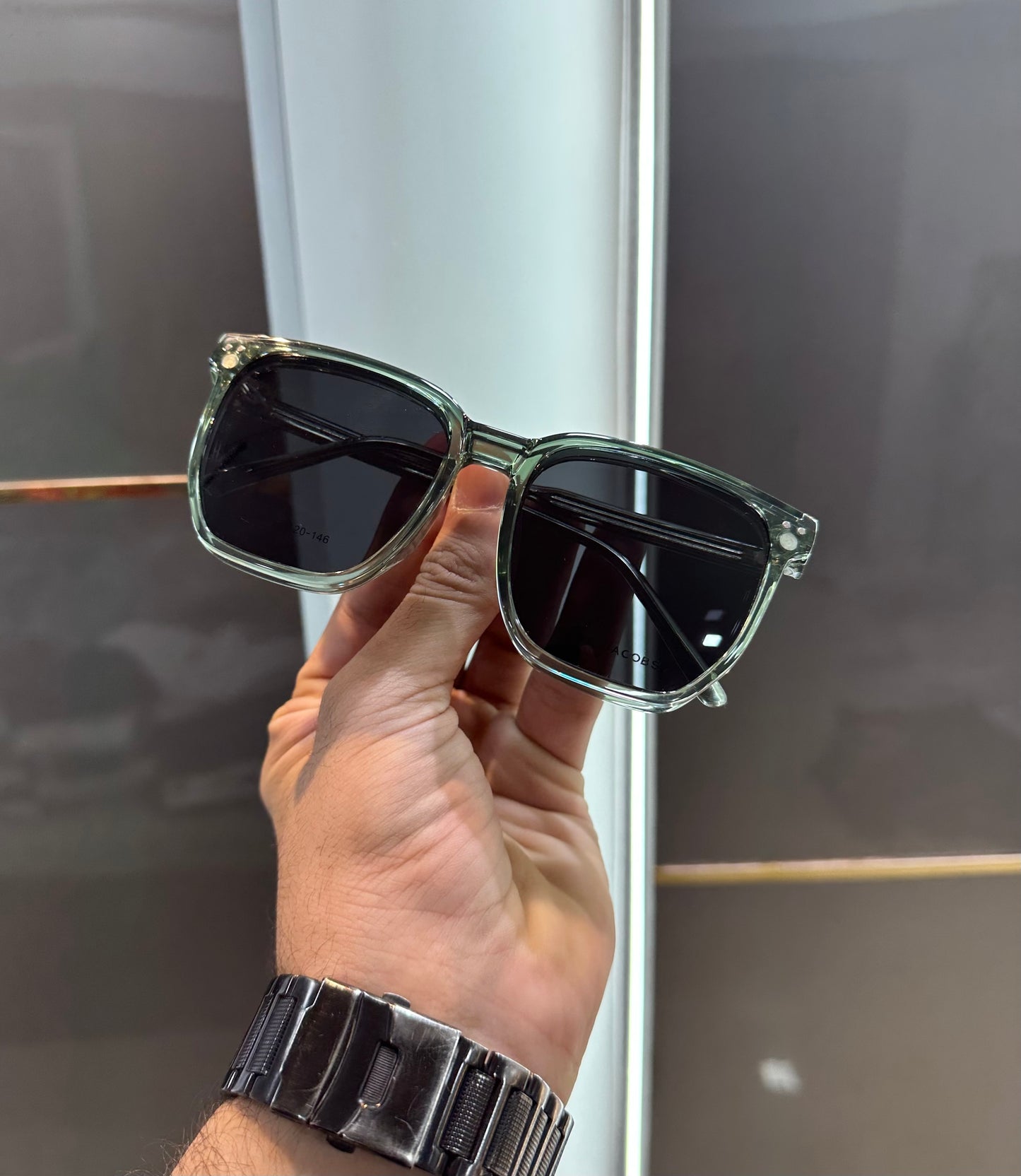 Marc Jacob Two In One Green Limited Edition Luxury Shade With Original Packing