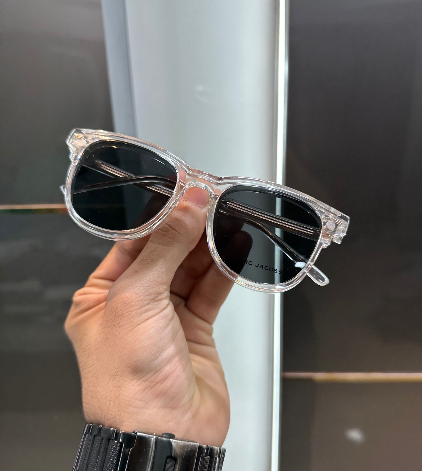 Marc Jacob Two In One Black Limited Edition Luxury Shade With Original Packing