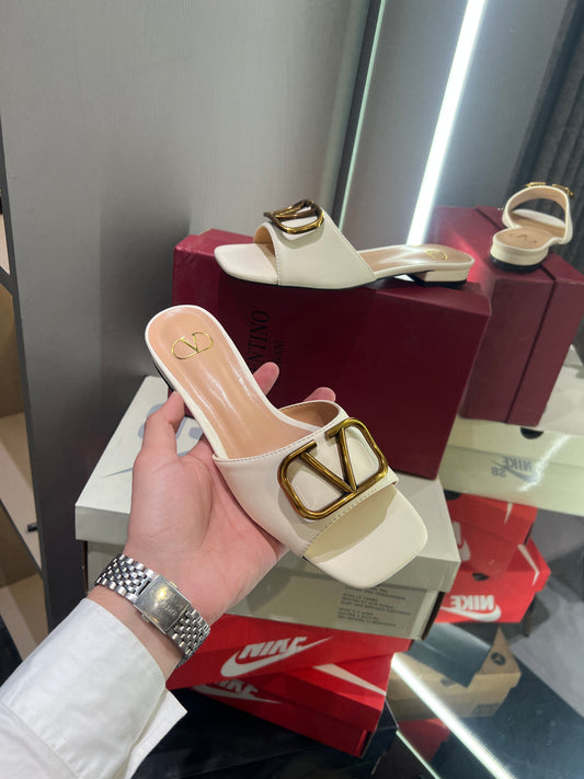 Valentino All Cream Logo Design Luxury Sendels With Og Dust Bag And Box